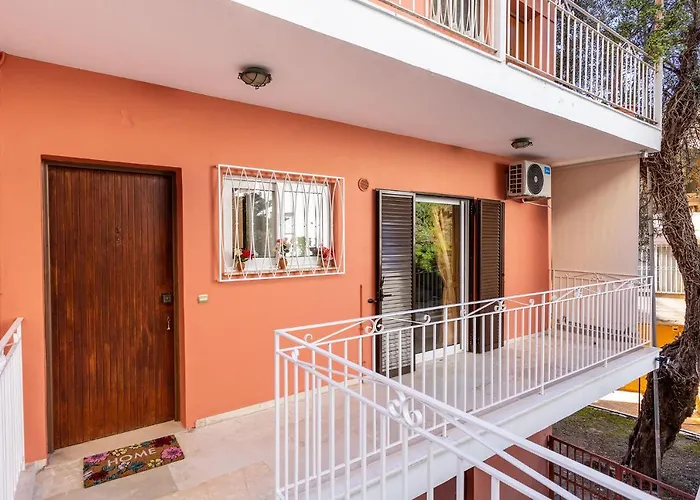 Damoros Suite